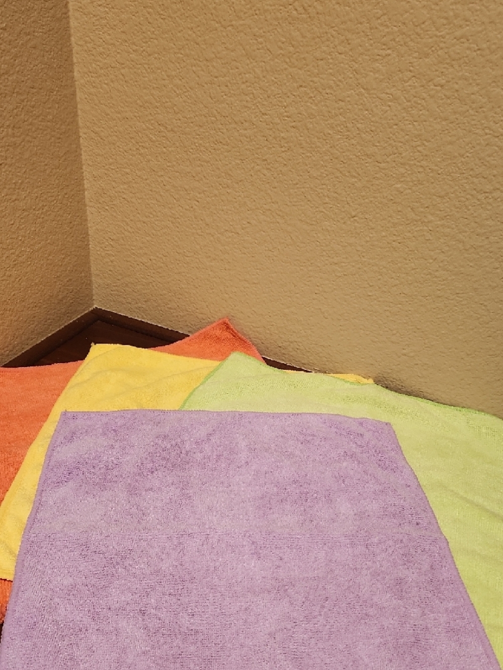 Set Of 4 Microfiber Cleaning Cloths - Coral, Yellow, Light Green, Lavender - Picture 3 of 4